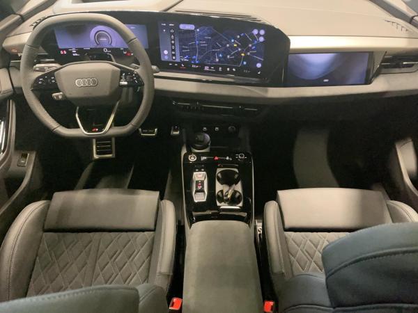 Audi e-tron Q6 Sportback S line businessperformance