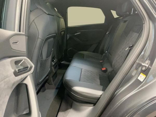 Audi e-tron Q6 Sportback S line businessperformance