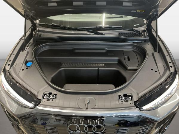 Audi e-tron Q6 Sportback S line businessperformance