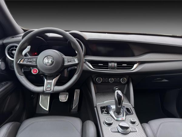Alfa Romeo Stelvio Quadrifoglio 2.9 V6 Bi-Turbo 382 kW (520 PS) - Privat