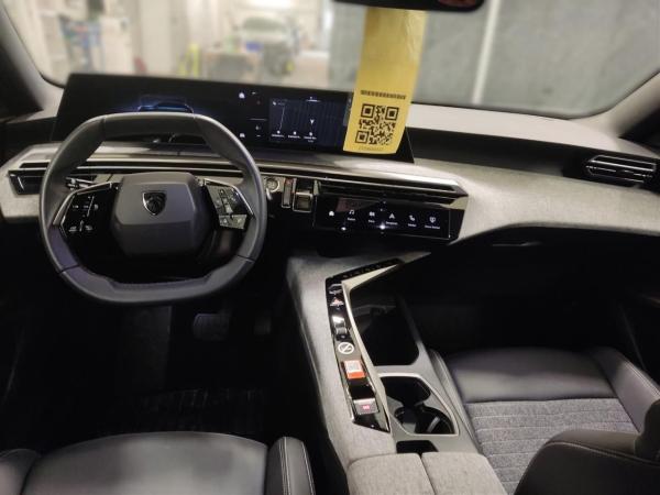 Peugeot 5008 1.2 Navi,Rückfahrkamera,Parkpilot,Klima