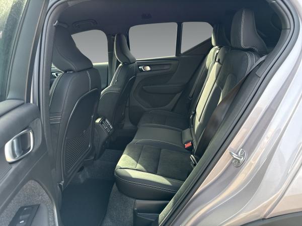 Volvo XC40 B3 Core+7.500€ Preisvorteil+360°+Ganzjahresbereifung+Winter