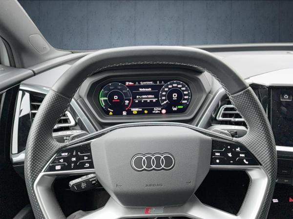 Audi Q4 e-tron 55 qu. Matrix PANO AHK 21 ACC 360