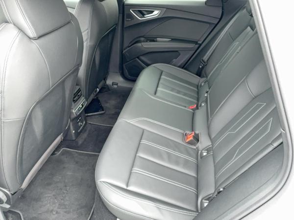 Audi Q4 e-tron 55 qu. Matrix PANO AHK 21 ACC 360