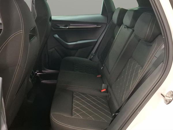 Skoda Karoq Sportline Fahrass+ AHK 19" Navi Kam Komfort