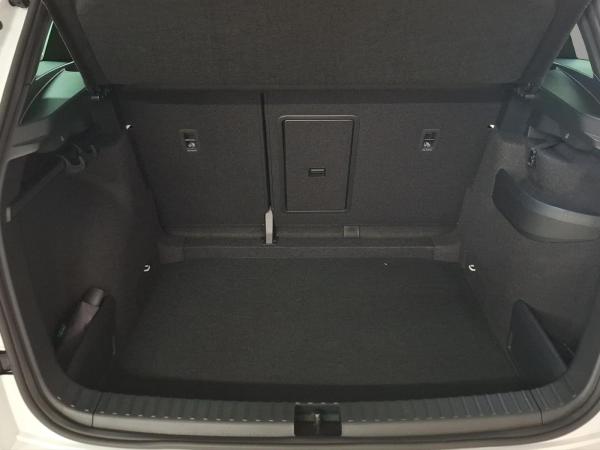 Skoda Karoq Sportline Fahrass+ AHK 19" Navi Kam Komfort