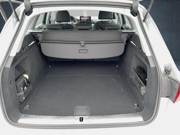 Audi A4 Avant 40 TDI S tr. Stdhzg AHK Cam ACC FLA LED