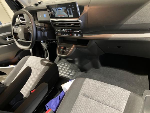 Citroën SpaceTourer Spacetourer 2.2 Diesel 180 Plus M AHK+LED+Navi