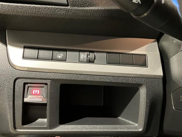 Citroën SpaceTourer Spacetourer 2.2 Diesel 180 Plus M AHK+LED+Navi