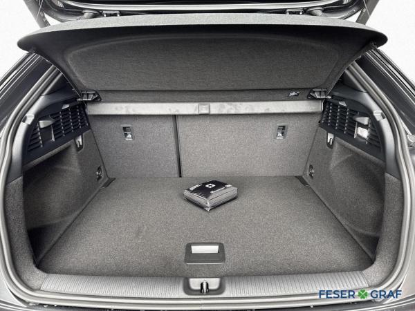 Audi Q2 2x Sline S tronic Navi RFK Optikpaket schwarz