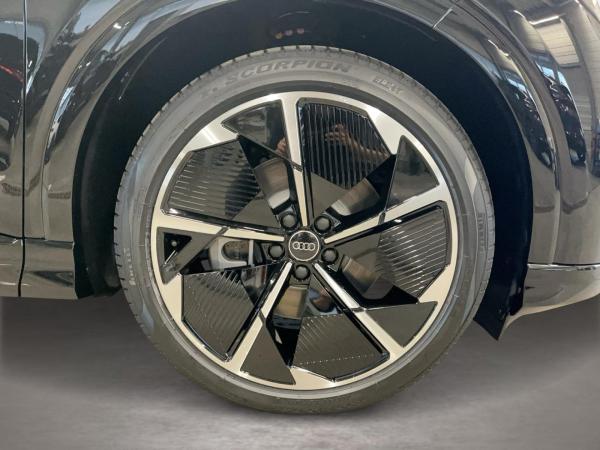Audi Q4 e-tron Q4 45 e-tron ACC AHK AUT Fernlichtass. LM