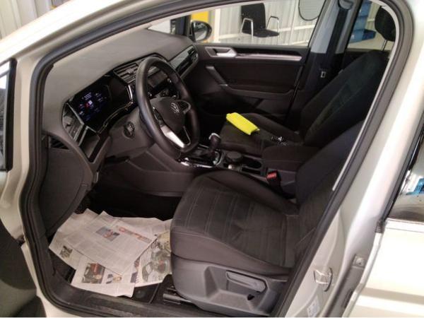 Volkswagen Touran HIGHLINE 2.0TDI DSG ACC.5J-G.AHK.STHZG.KAMERA.PANO.NAVI+VC.LED.4xSHZ