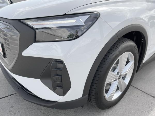 Audi Q4 e-tron Q4 45 e-tron S line Navi LED Kamera