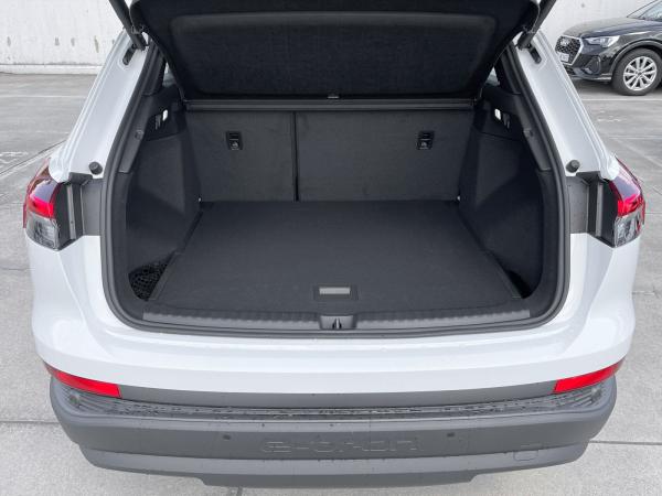Audi Q4 e-tron Q4 45 e-tron S line Navi LED Kamera