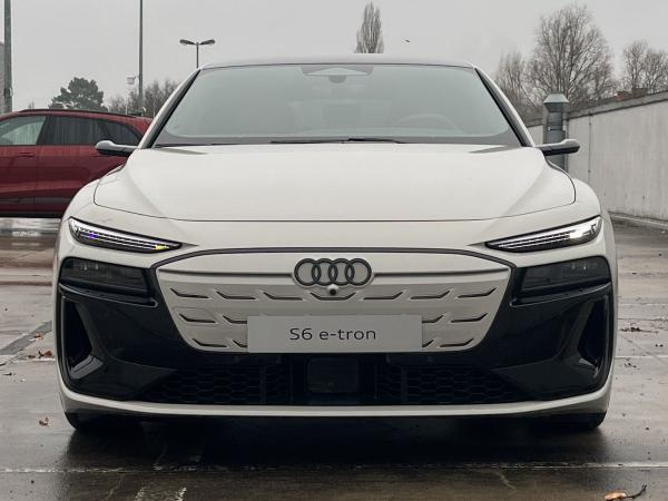 Audi S6 e-tron S6 Avant e-tron quattro AHK B&O Pano Head-Up Matrix