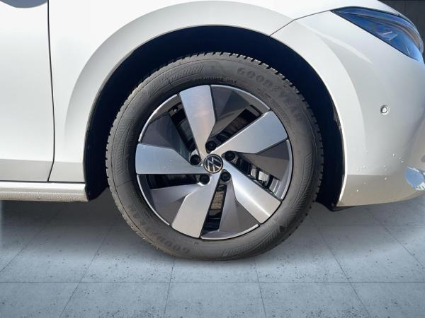 Volkswagen Passat Business /AHK /GANZJAHRESREIFEN