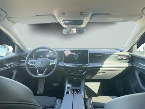 Volkswagen Passat Business /AHK /GANZJAHRESREIFEN