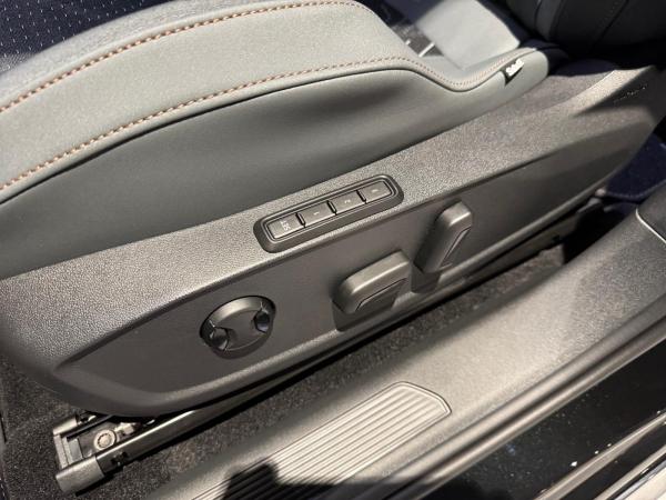 Cupra Born VZ *HuD*Navi*Wärmep.*Sennheiser*Kamera*