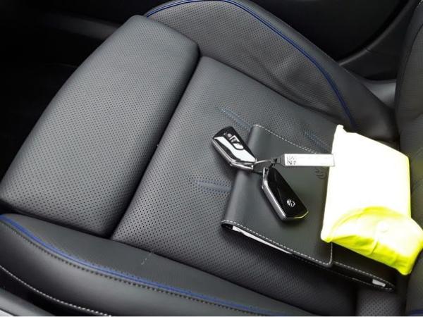 Volkswagen Passat 1,5 TSI Hybrid R-Line DSG RFK/NAVI/LES/Sitzheizung vo./u.v.m.