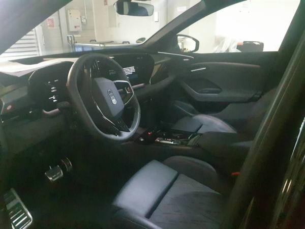 Audi Q6 e-tron Q6 SUV e-tron quattro Matrix ACC Pano HUD Luft