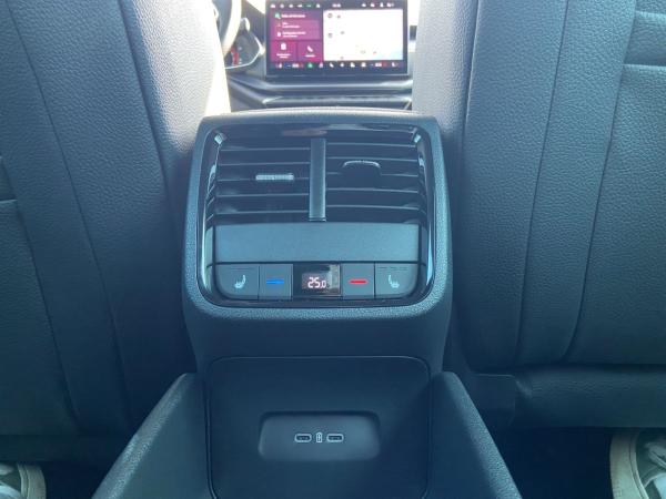 Skoda Octavia Combi Sportline 2,0 TDI DSG *AHK*MATRIX*