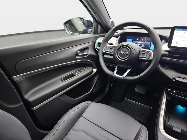 Jeep Avenger AVENGER FÖRDERFÄHIG ELEKTRO SUMMIT MJ26 LEDERSITZE INFOTAINMENT & KOMFORTPAKET