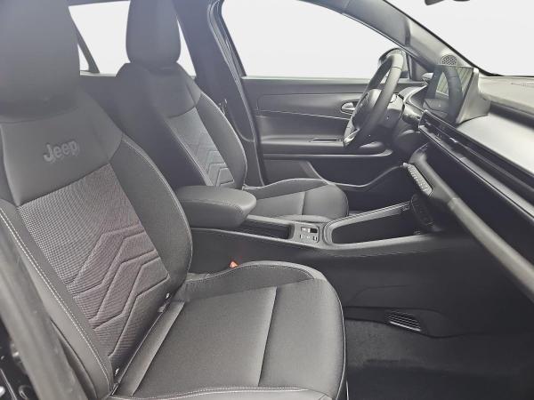 Jeep Avenger AVENGER 1.2 E-HYBRID T3 DCT BLACK EDITION MJ26 INFOTAINMENT & KOMFORTPAKET