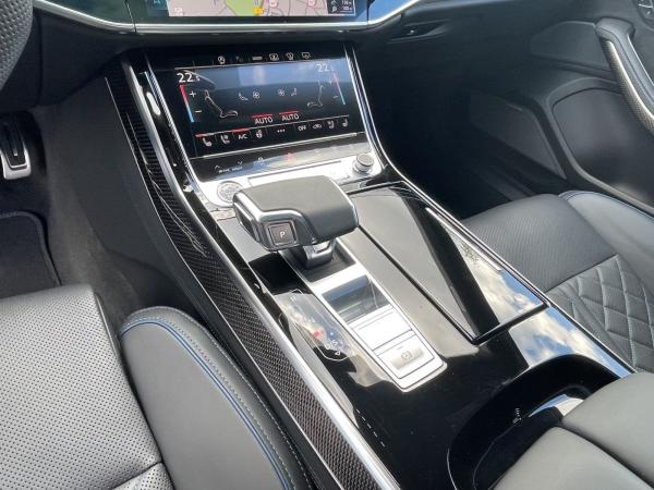 Audi A8 50 TDI qu. S line Matrix HuD Pano AHK StandHZ