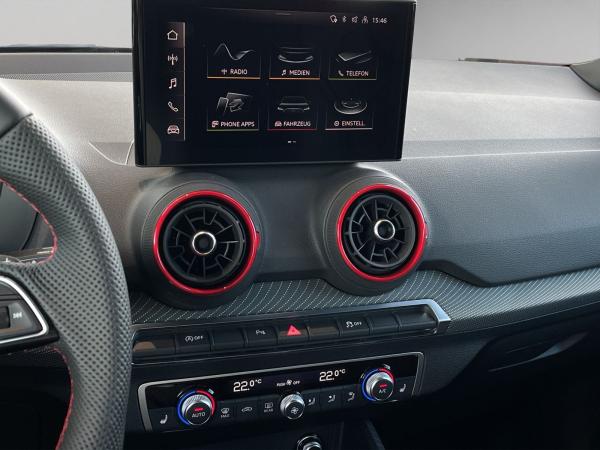 Audi Q2 35 TFSI S line Matrix LED Leder CarPlay RÜ