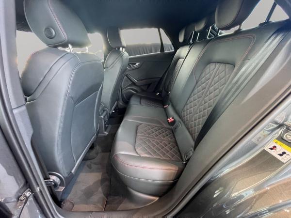 Audi Q2 35 TFSI S line Matrix LED Leder CarPlay RÜ