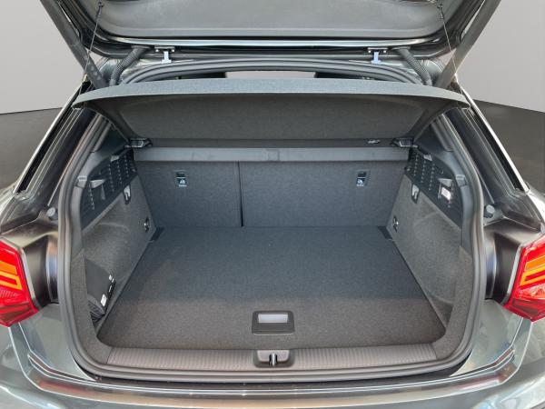 Audi Q2 35 TFSI S line Matrix LED Leder CarPlay RÜ