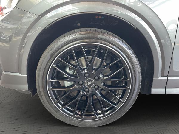 Audi Q2 35 TFSI S line Matrix LED Leder CarPlay RÜ