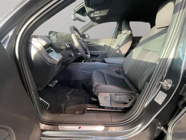 Audi Q3 SB e-hybrid S line LED Plus Navi Rü AHK 20" Audi Q3 SB e-hybrid S line LED Plus Navi Rü AHK 20"