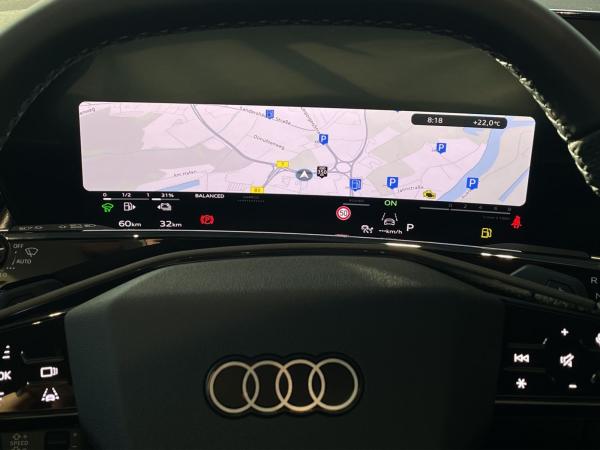 Audi Q3 SB e-hybrid S line LED Plus Navi Rü AHK 20" Audi Q3 SB e-hybrid S line LED Plus Navi Rü AHK 20"