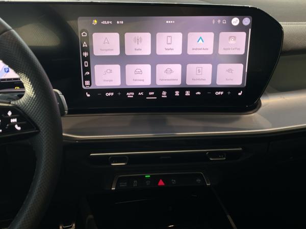 Audi Q3 SB e-hybrid S line LED Plus Navi Rü AHK 20" Audi Q3 SB e-hybrid S line LED Plus Navi Rü AHK 20"