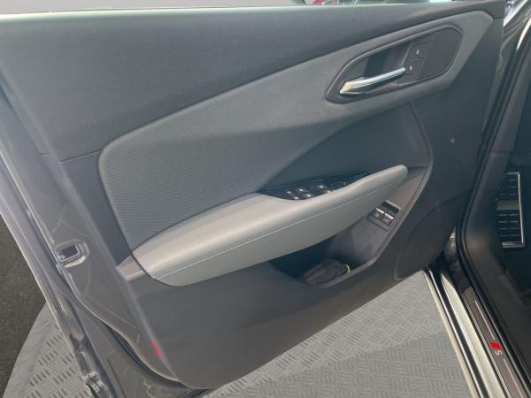 Audi Q3 SB e-hybrid S line LED Plus Navi Rü AHK 20" Audi Q3 SB e-hybrid S line LED Plus Navi Rü AHK 20"