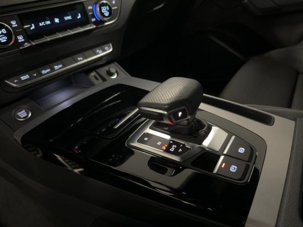 Audi Q5 S line 40 TDI qu.S tr. PDC RFK MATRIX RFK ACC