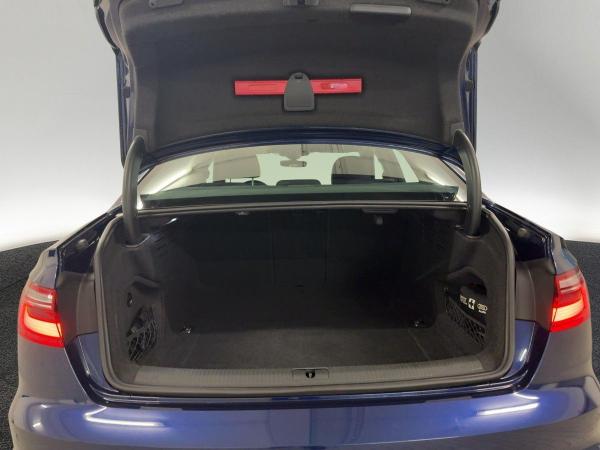 Audi A4 Limousine Advanced 40 TDI qu.S tr. AHK RFK