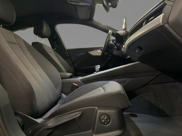 Audi A4 Limousine Advanced 40 TDI qu.S tr. AHK RFK