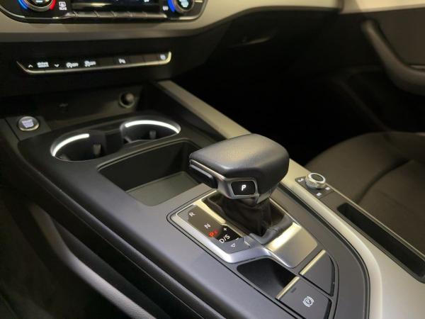 Audi A4 Limousine Advanced 40 TDI S tr. PDC AHK NAVI