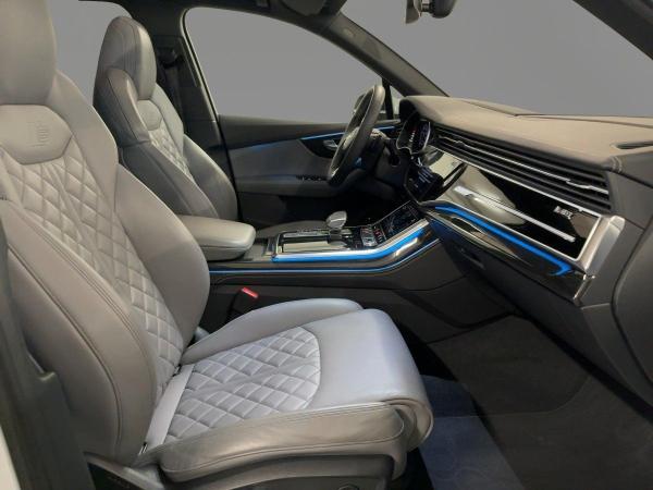Audi SQ7 TFSI tiptr. AHK STDHZG 7.SITZER HUD PANO RFK