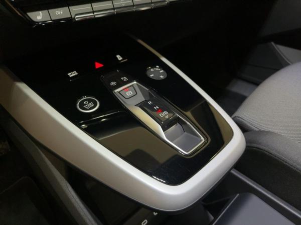 Audi Q4 e-tron Q4 40 e-tron RFK NAVI VIRTUAL HUD DAB SITZHZG