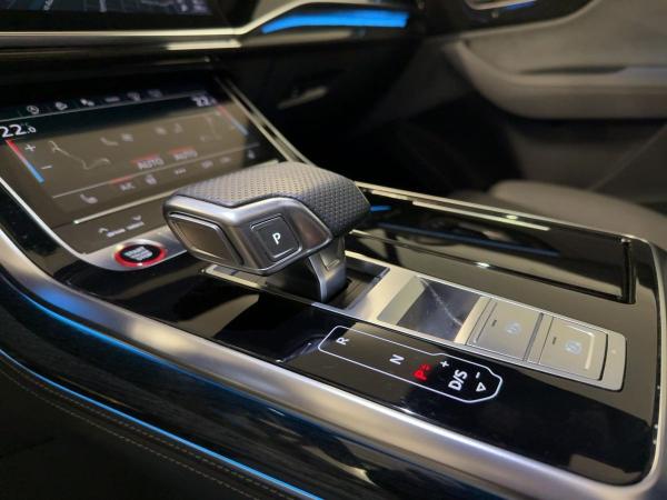 Audi SQ7 TFSI tiptr. AHK STDHZG 7.SITZER HUD PANO RFK
