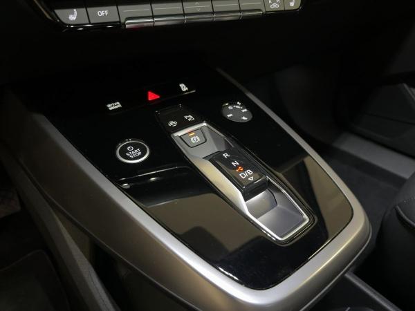 Audi Q4 e-tron Q4 40 e-tron LED RFK NAVI VIRTUAL DAB SITZHZG