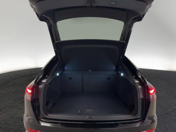 Audi Q4 e-tron Q4 Sportback 35 e-tron MATRIX RFK NAVI HUD