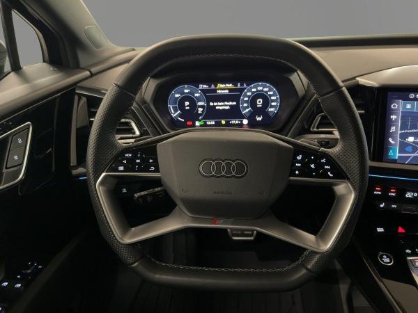 Audi Q4 e-tron Q4 Sportback 35 e-tron MATRIX RFK NAVI HUD