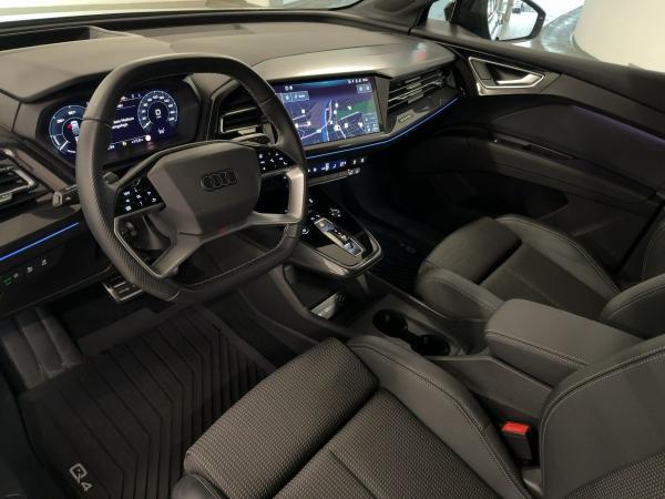 Audi Q4 e-tron Q4 Sportback 35 e-tron MATRIX RFK NAVI HUD