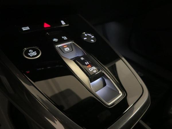 Audi Q4 e-tron Q4 Sportback 35 e-tron MATRIX RFK NAVI HUD