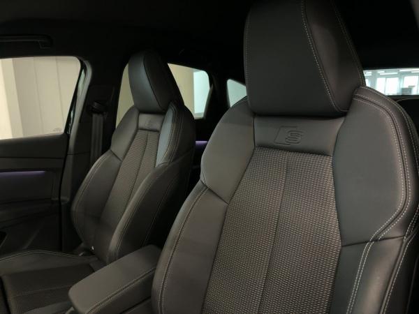 Audi Q4 e-tron Q4 Sportback 35 e-tron MATRIX RFK NAVI HUD