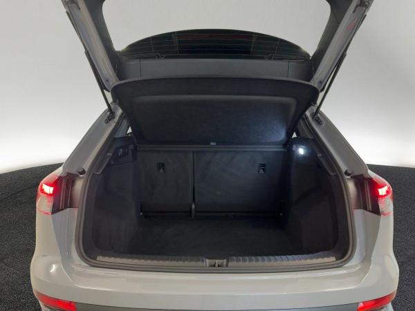 Audi Q4 e-tron Q4 35 e-tron VIRTUAL NAVI PDC RFK DAB SITZHZG